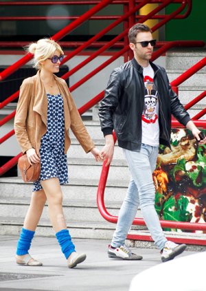 Adriana y Sergio Abad, de la mano, siempre muy cariñosos