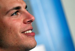 César Azpilicueta, hace furor entre las féminas más jóvenes