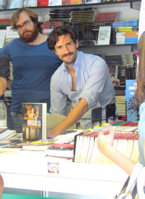 El actor Juan Diego Botto tampoco dudó en acudir a la Feria del Libro