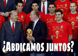 La abdicación de don Juan Carlos y la derrota de La Roja en un solo meme