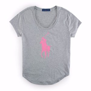 Pink Pony, la apuesta solidaria de Ralph Lauren con su mítico logotipo