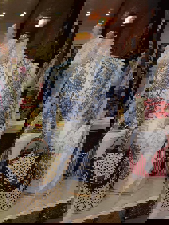 Calle Pureza blusa tipo jarron chino de porcelana con fajín Calle Pureza blusa tipo jarron chino de porcelana con fajín