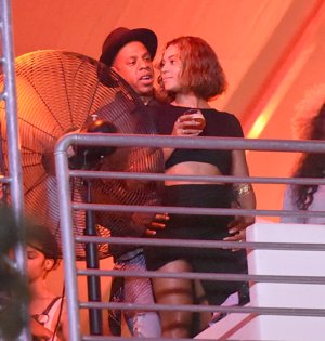 Benyoncçe y Jay-Z han querido acallar los rumores de divorcio mostrándose así de cariñosos en público