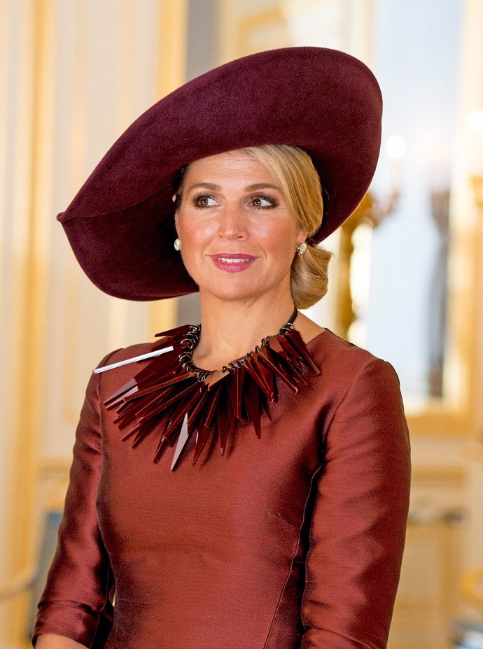 Máxima muy guapa en su encuentro con Letizia