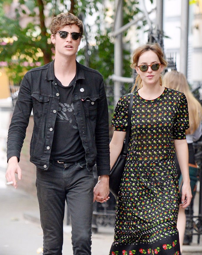 Dakota Johnson y su novio Matthew Hitt, no  Proto