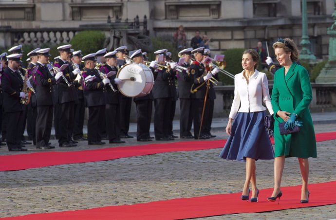 Letizia y Matilde de Bélgica sacan los guantes en Bélgica