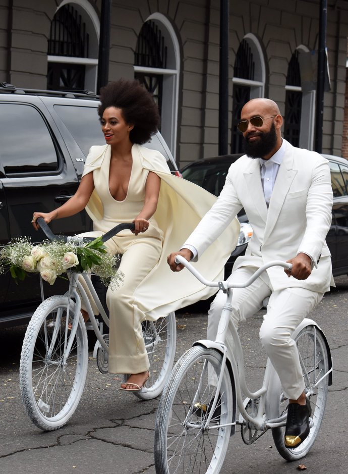 Solange y su marido Alan paseando por Nueva Orleans para llegar al altar