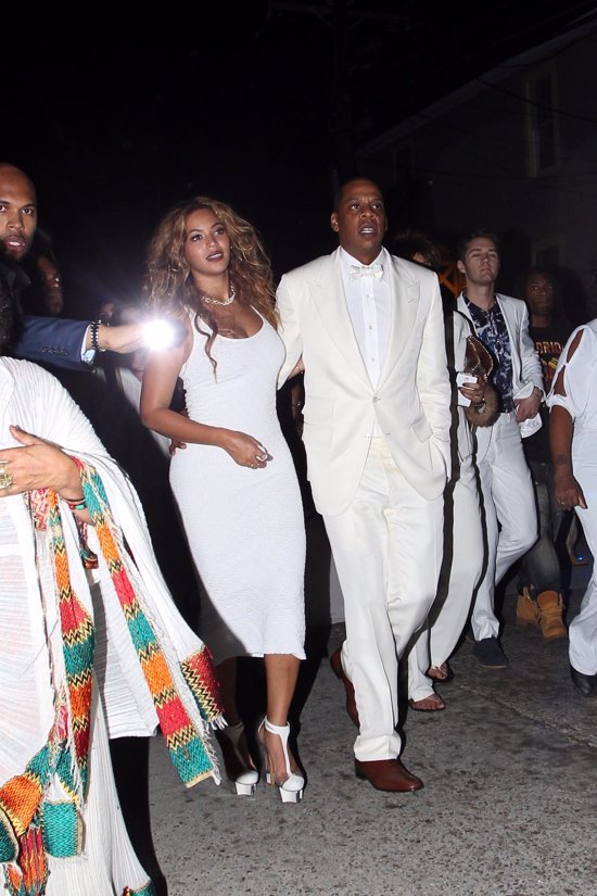 Beyoncé junto a su marido, el rapero Jay-Z que disfrutaron y acompañaron a Solange en este día tan especial 