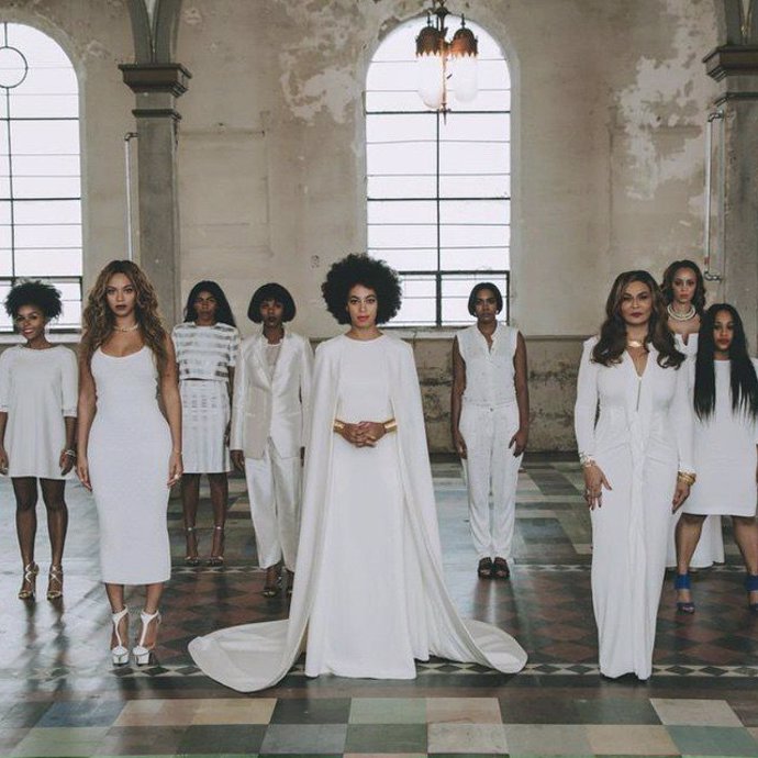 El clan Knowles posando todas juntas junto a la afortunada Solange