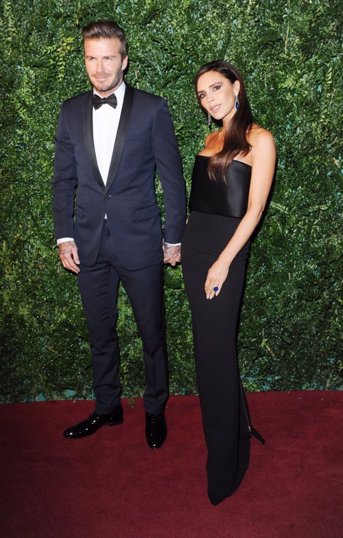 La pareja Beckham en la alfombra roja de los Premios de Teatro Evening Standard en Londres