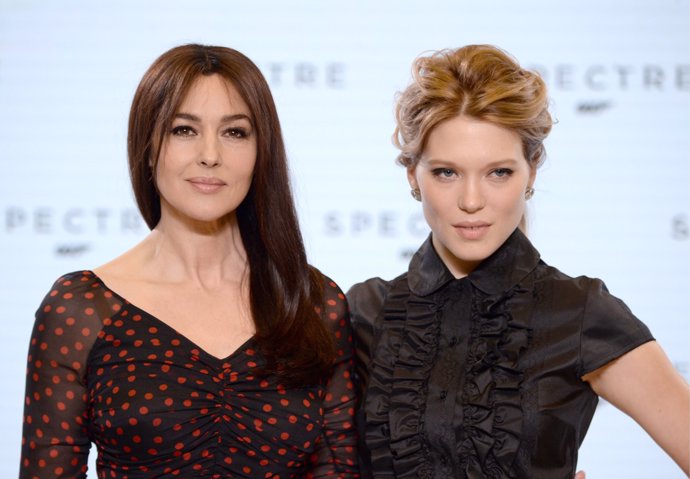 Léa Seydoux junto a Monica Bellucci en la presentación de Spectre