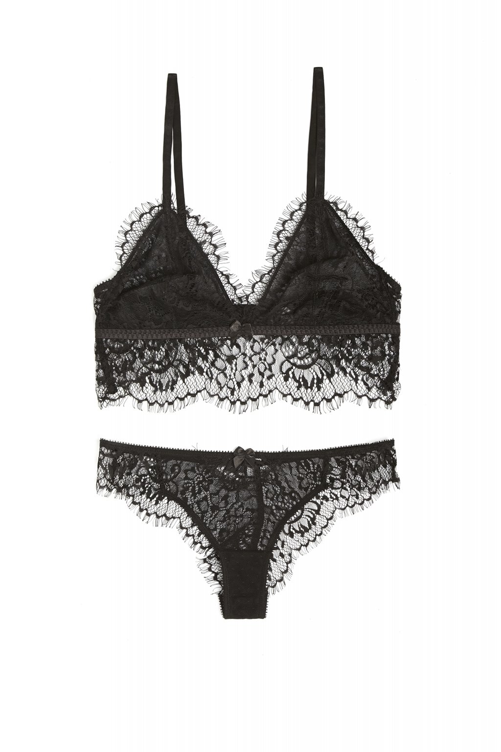 Emily Ratajkowski, nos muestra como estar Sexy en Navidad en lencería