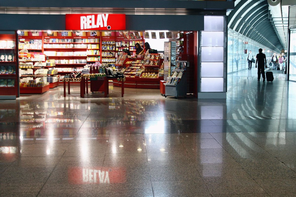 Aena refuerza su negocio comercial: los ingresos alcanzan los 441 millones de euros en el primer trimestre