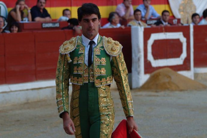 JESULÍN DE UBRIQUE NO QUIERE HABLAR DEL ESTADO DE SALUD DE SU PADRE, HUMBERTO JANEIRO