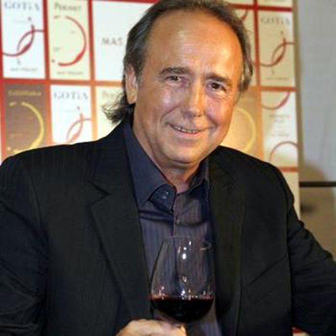 Joan Manuel Serrat presenta sus propios vinos. 