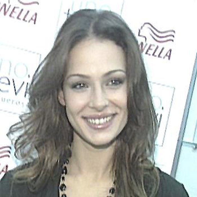 Eva María González, madrina en la inauguración de un nuevo centro comercial en Alcalá de Guadaira