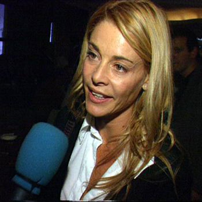 Belén Rueda asiste a la presentación del libro de su primo Fernando Rueda