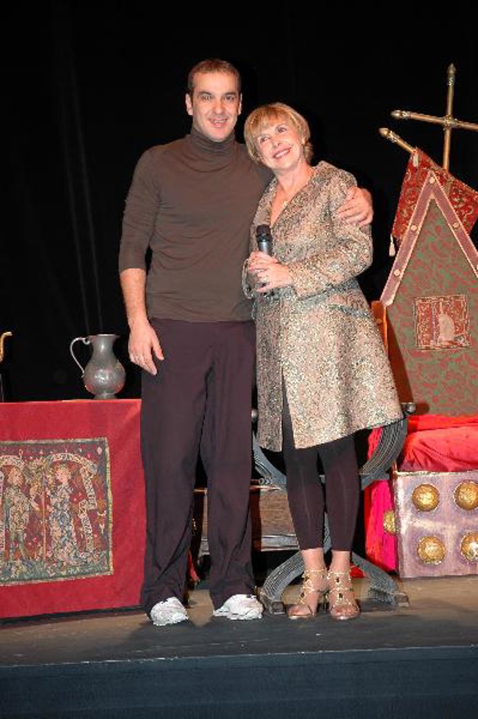 MARÍA LUISA MERLO PRESENTA  LA OBRA DE TEATRO "YO, LEONOR", DONDE ELLA ES LA ÚNICA ACTRIZ