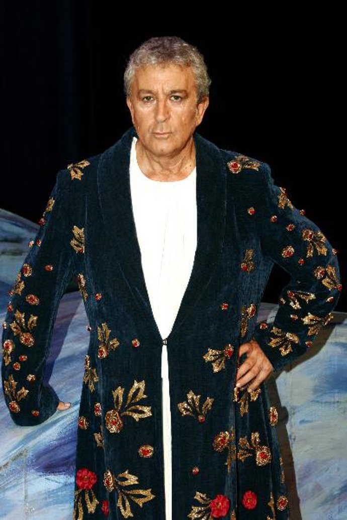 PACO VALLADARES: "ME PROPUSE LLEGAR A SER BUEN ACTOR, NO LLEGAR A SER ESTRELLA"