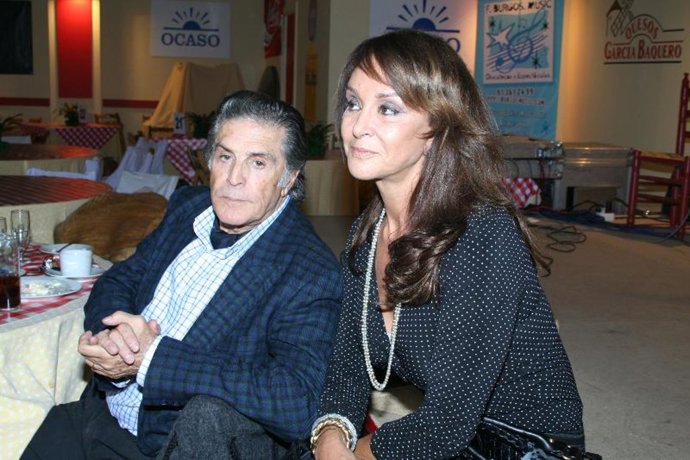 JAIME OSTOS CELEBRÓ EL CUMPLEAÑOS DE SU MUJER, MARÍA ÁNGELES GRAJAL, EN EL RASTRILLO