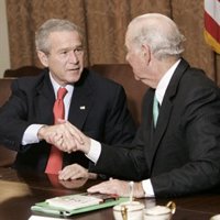 El informe 'Baker-Hamilton' alerta a EEUU de la situación "grave y peligrosa" en Irak y propone cambios