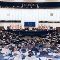 La CE mantiene su recomendación de congelar la negociación de adhesión de Turquía pese a la oferta sobre Chipre