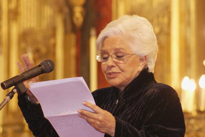 PACO VALLADARES Y LOLA HERRERA PARTICIPAN EN UN CONCIERTO BENÉFICO DE MÚSICA Y POESÍA