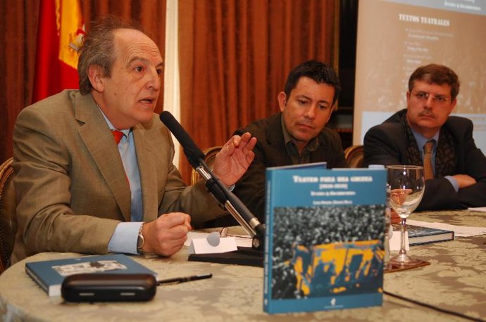 EL CENTRO DE DOCUMENTACIÓN TEATRAL RECUPERA EN EL LIBRO "TEATRO PARA UNA GUERRA" LA CREACIÓN ARTÍSTICA DE AMBOS BANDOS