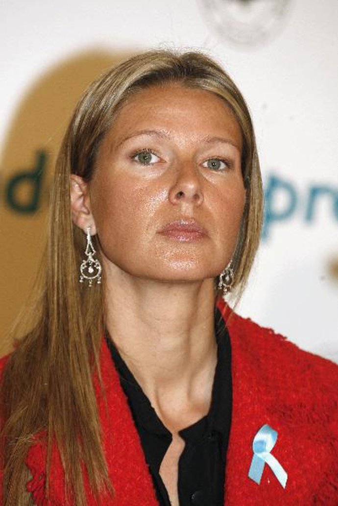 ANNE IGARTIBURU: "LA NOCHEBUENA LA PASARÉ EN CASA CON MI PEQUE Y LAS CAMPANADAS EN LA PUERTA DEL SOL"