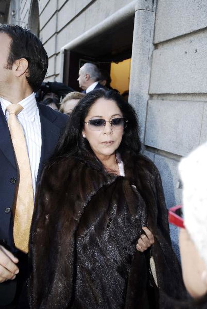 ISABEL PANTOJA VOLVERÁ A CANTAR EN MADRID Y PODRÍA SER PROTAGONISTA DE UNA SERIE PARA TELEVISIÓN PRODUCIDA POR JOSÉ LUIS MORENO