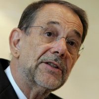 Solana critica a Haniyeh por intentar transportar dinero a través del paso de Rafá