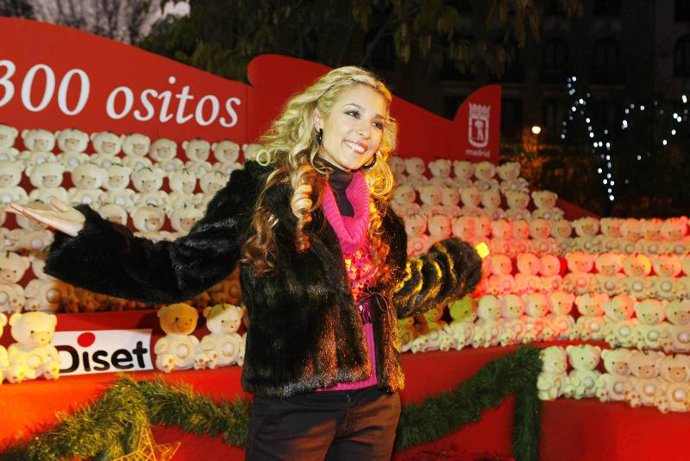 GISELA DIRIGIÓ UN CORO DE 300 OSITOS DE UNA CONOCIDA FIRMA DE JUGUETES, A LOS QUE HA PUESTO VOZ