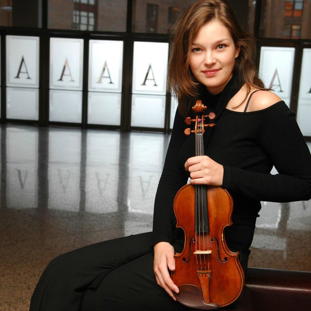 La joven y prestigiosa violinista Janine Jansen debuta con la Orquesta