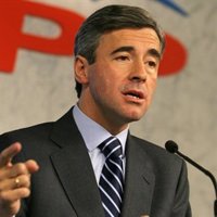 Acebes avisa a Zapatero que deberá asumir "graves responsabilidades" porque ETA está "más rearmada y desafiante"