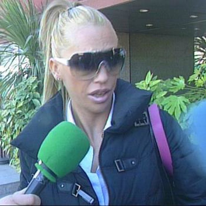Belén Esteban asegura que Cristina Blanco "ni le va ni le viene"