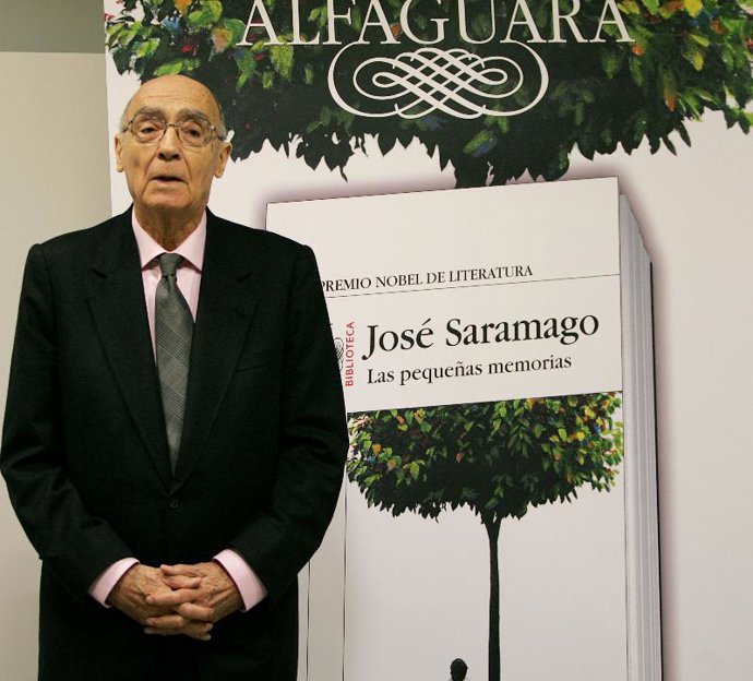 José Saramago recurre a su niñez para entender el hombre que es hoy en el libro "Mis pequeñas memorias"