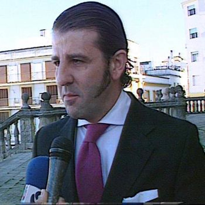 Juan José Padilla, feliz en el bautizo de su segundo hijo