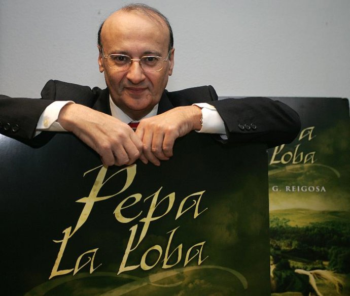 El escritor Carlos G. Reigosa busca la "evolución de nuestros mitos olvidados" con la novela histórica, "Pepa La Loba"