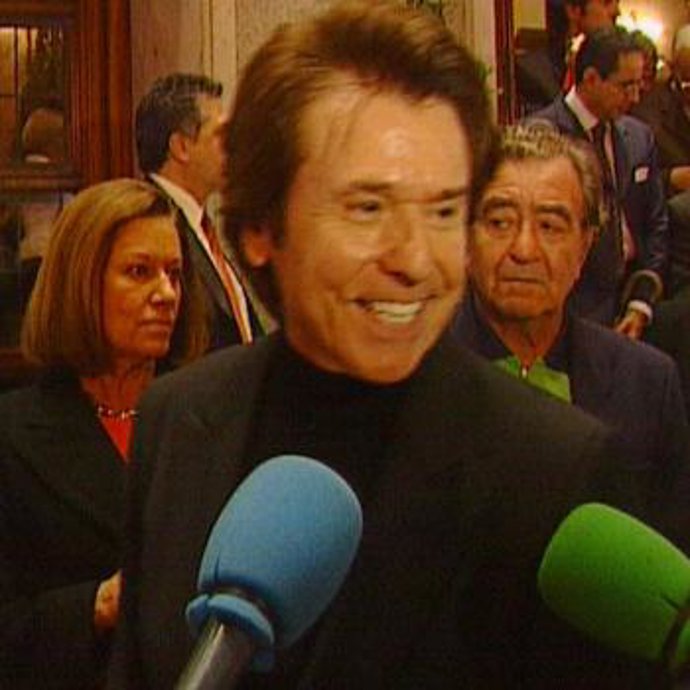 Raphael y Natalia Figueroa no confirman ni desmienten la relación de su hijo Manuel con la hija de José Bono