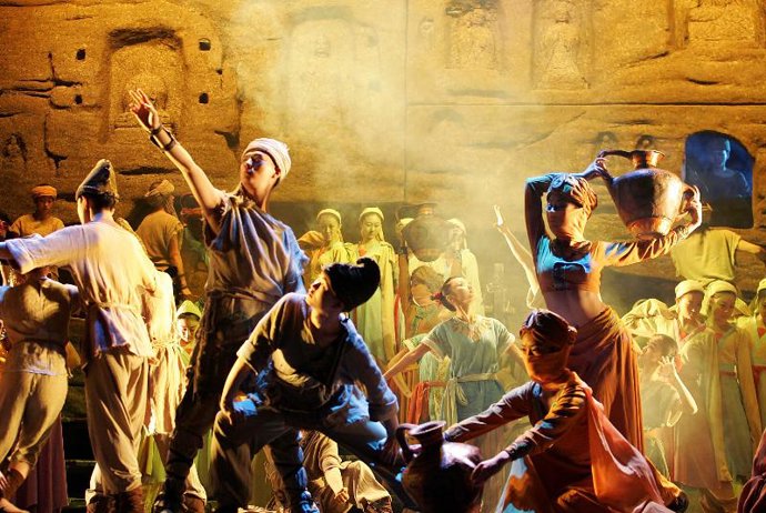 "Sueños" el mayor espectáculo de danza de Asia, inicia su primera gira por España con más de un centenar de bailarines