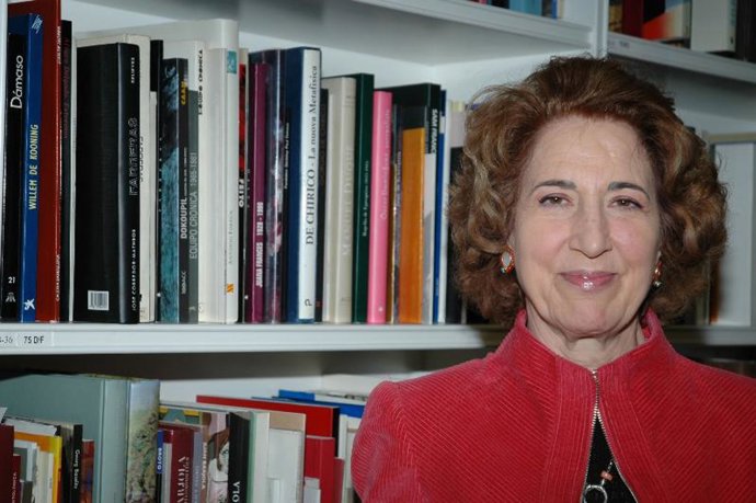 Carmen Iglesias denuncia la "excesiva politización de la vida" en la presentación del "Ciclo Biografías e Historia"