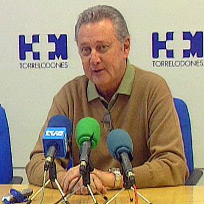 Carlos Larrañaga, feliz y radiante ante el nacimiento de su hija Paula 