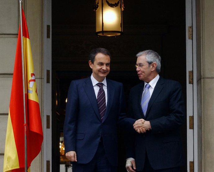 Emilio Pérez Touriño llega a La Moncloa para iniciar su segunda entrevista con Zapatero en la residencia presidencial