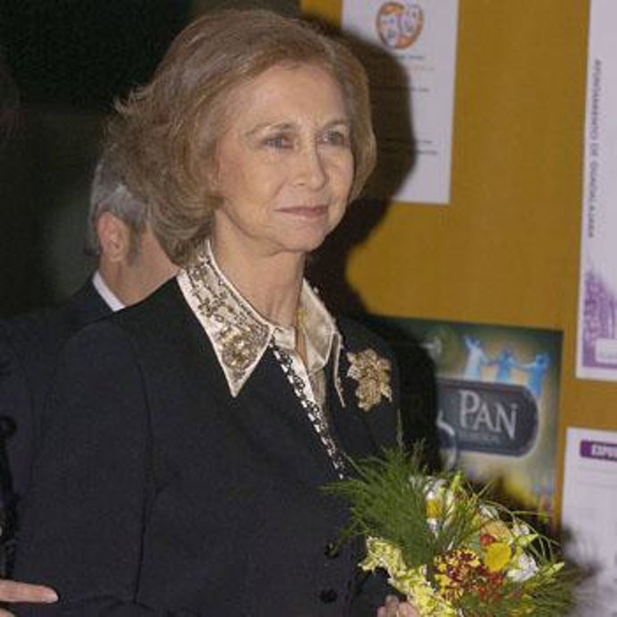 La Reina suspende su viaje por Indonesia tras conocer la muerte de la hermana de doña Letizia Ortiz