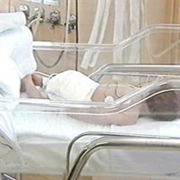 Experto en neonatología apunta a "la elevada sensiblidad de los neonatos ante las bacterias" como causa de las muertes
