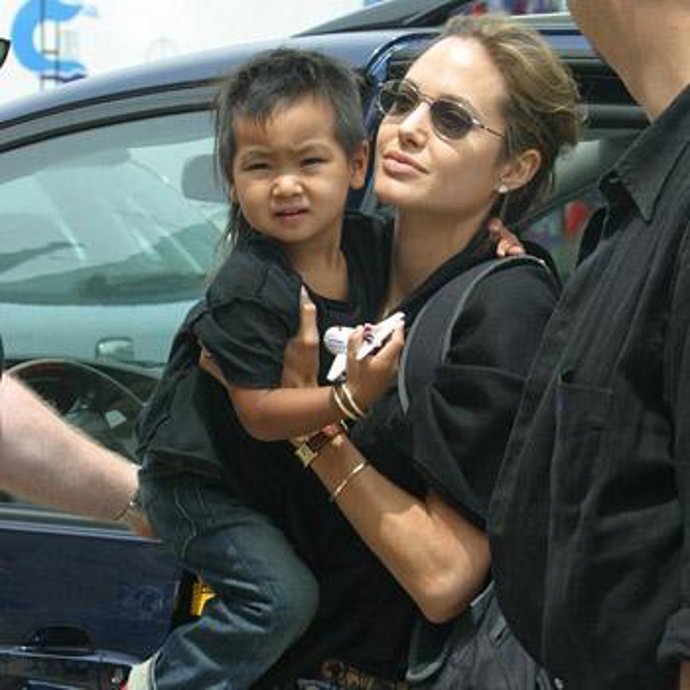 Angelina Jolie viaja a Vietnam para recoger a su nuevo hijo adoptivo