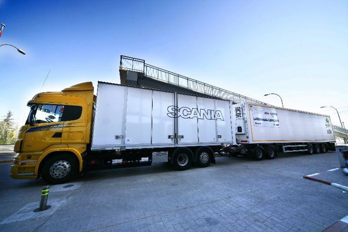 Llega a Madrid el camión más grande del mundo, que por sus dimensiones no podrá circular por carreteras españolas