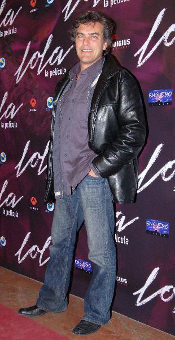 Ningún miembro de la familia Flores asiste al estreno de "Lola"
