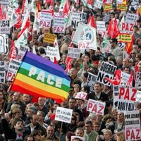 Miles de españoles marchan contra la guerra de Irak en el cuarto aniversario de la ocupación