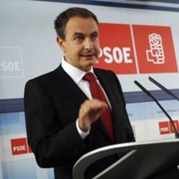 Zapatero dice que el PP "intenta tapar la evolución económica y los nuevos derechos con la agitación que trae"
